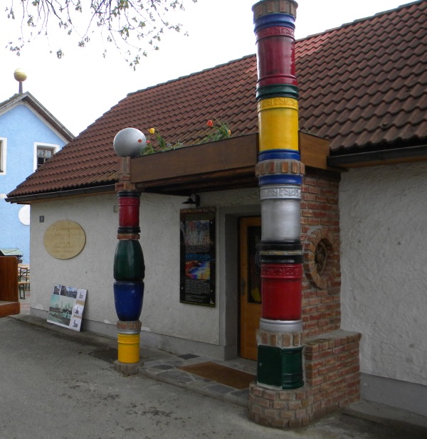 Eingang Gemeindehaus Roiten